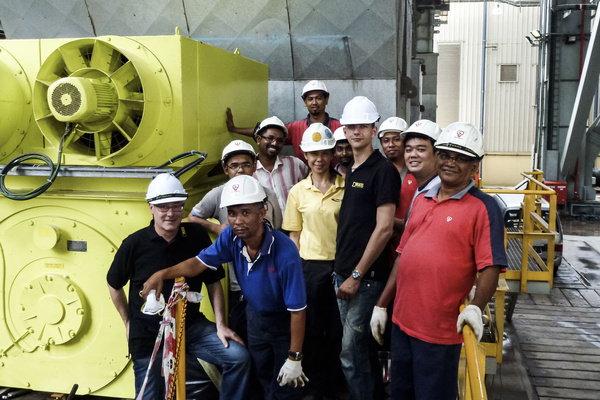 Inbetriebnahme eine 11 kV Einbringen eines Kurzschlussläufer Motors in Malaysia Inbetriebnahme eine 11 kV Kurzschlussläufer Motors in Malaysia - Vor-Ort-Team