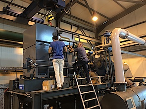 Einbau des 6.000 V Verdichterantriebs