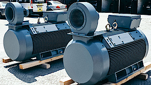 Electric motor with radial forced cooling fan