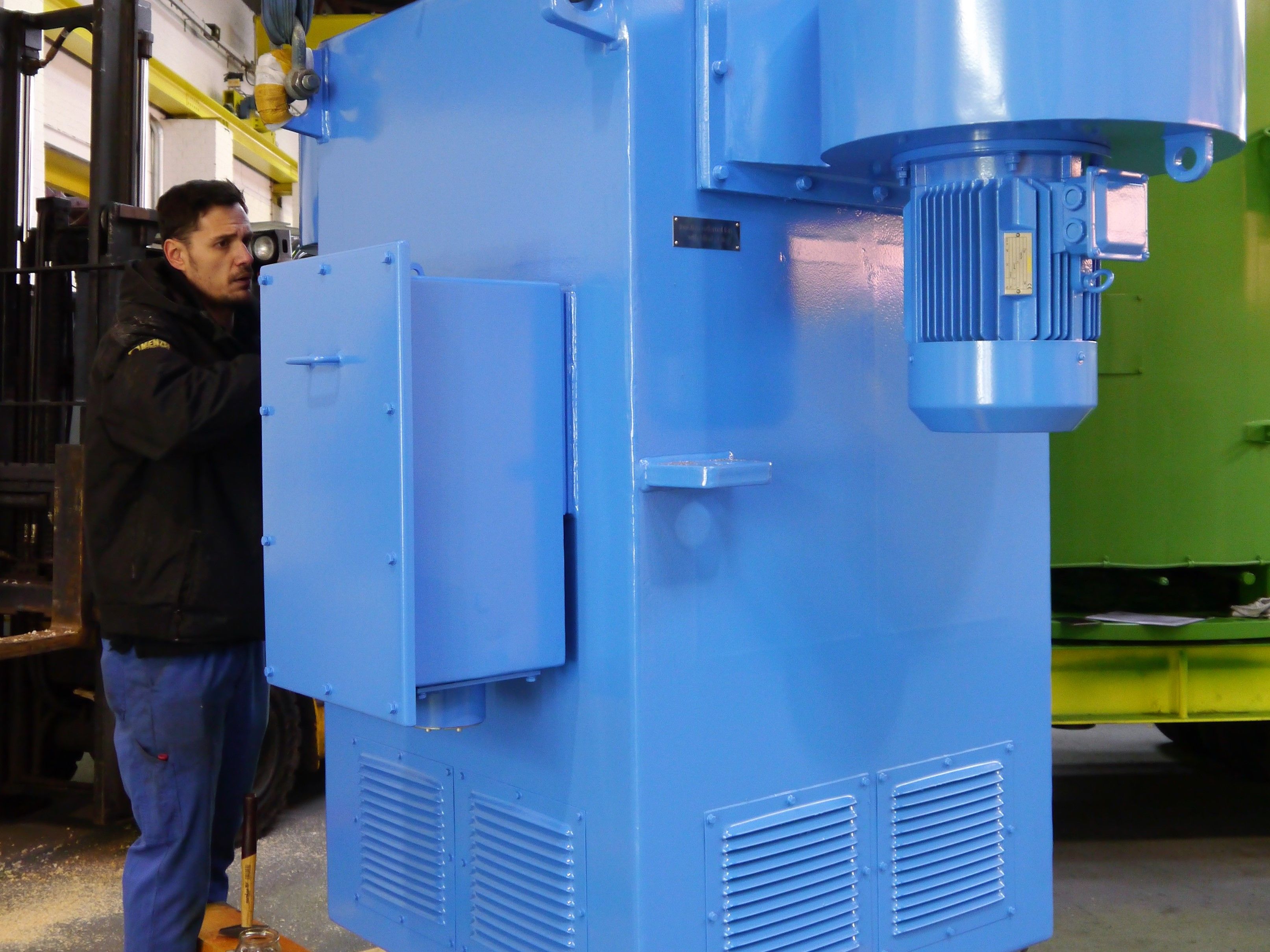 800kW vertical pump drives for Lebanon