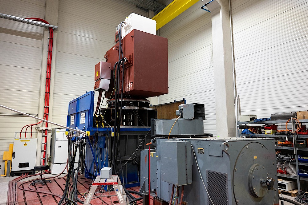 Vertical motor load testing | near Berlin, Germany: Menzel Motors