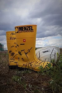 Yellow rain boots Yellow rain boots with Menzel logo