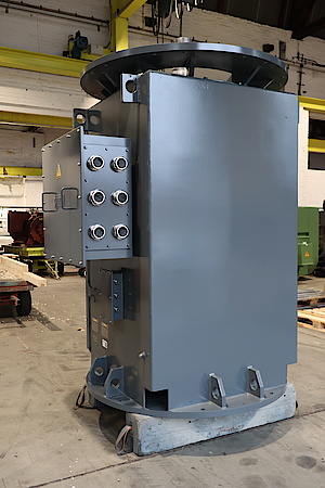 Vertikaler Drehstrom-Käfigläufermotor mit Adapterflansch