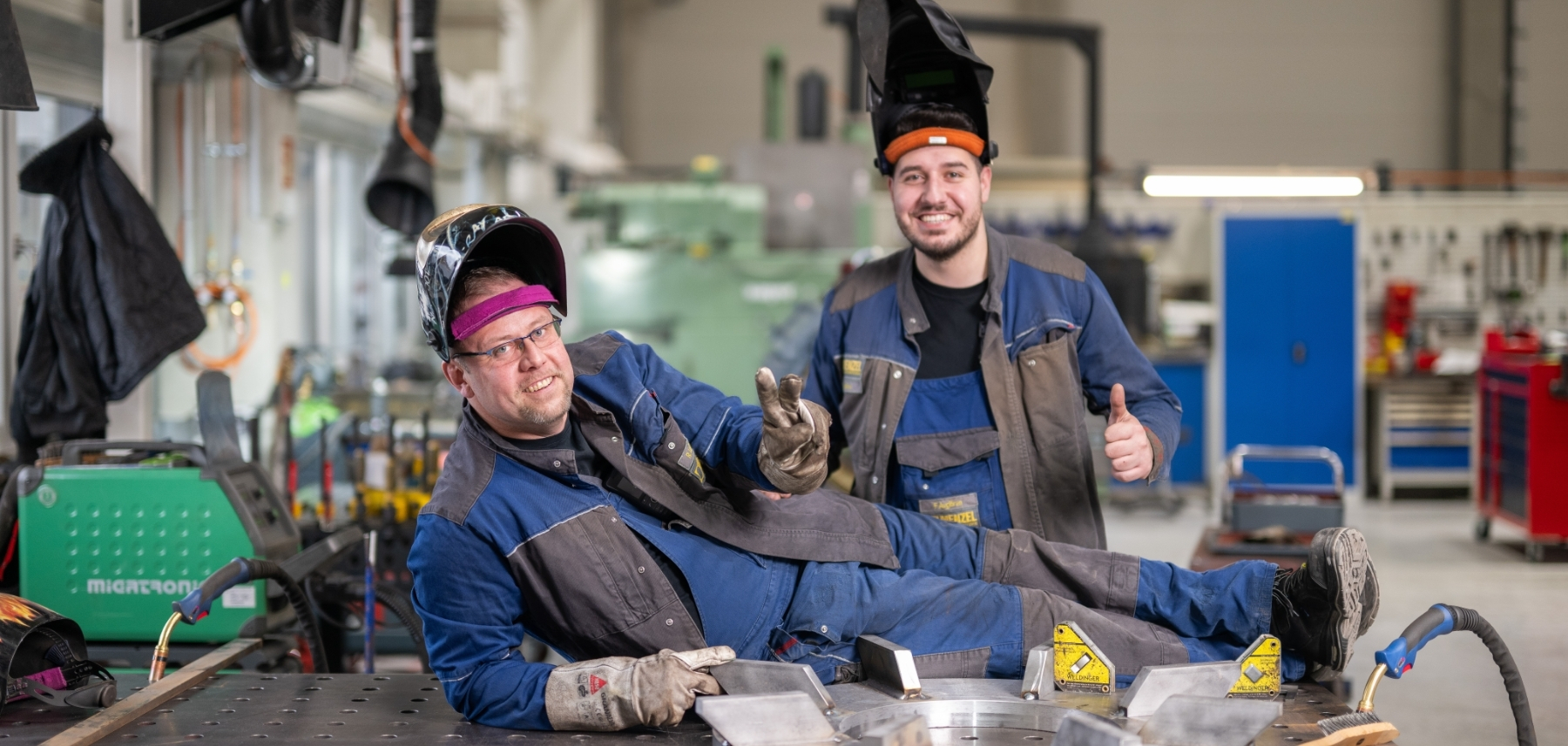 Apprenticeship as electronics specialist in motor technology