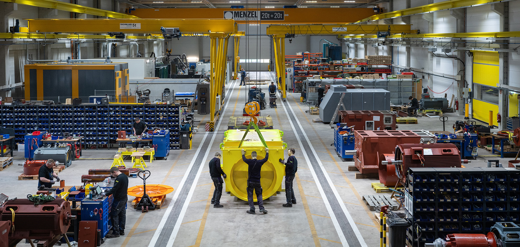 Blick in die Menzel Elektromotoren Montagehalle