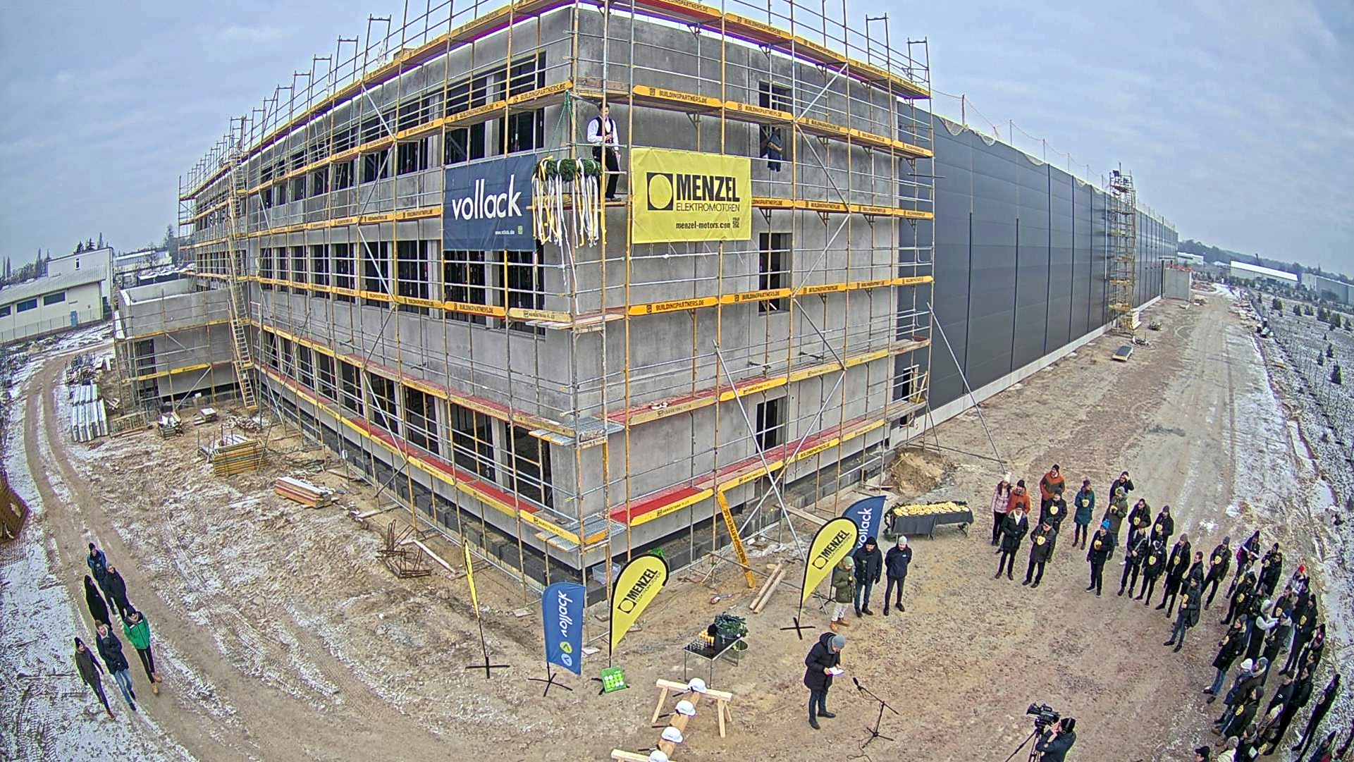 Topping-out ceremony at MENZEL's new motor plant