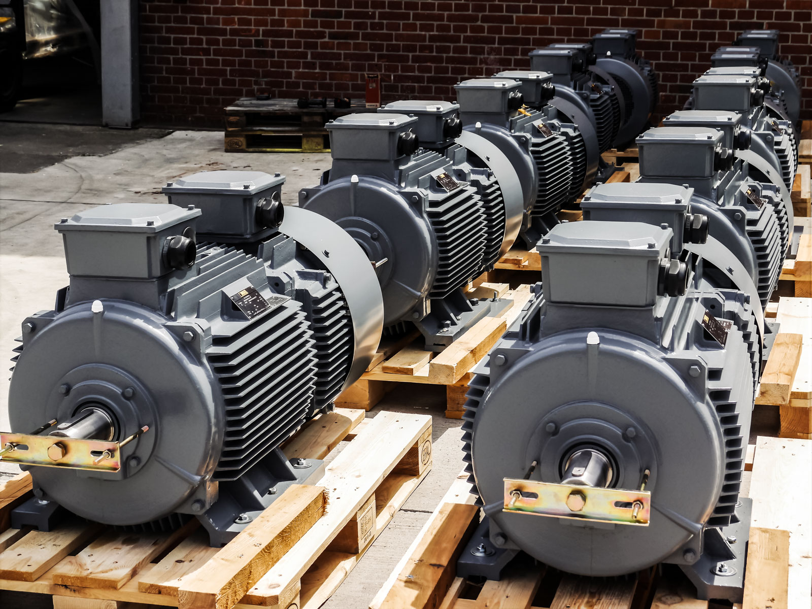 3 phase slip ring induction motors 220 V 13,800 V