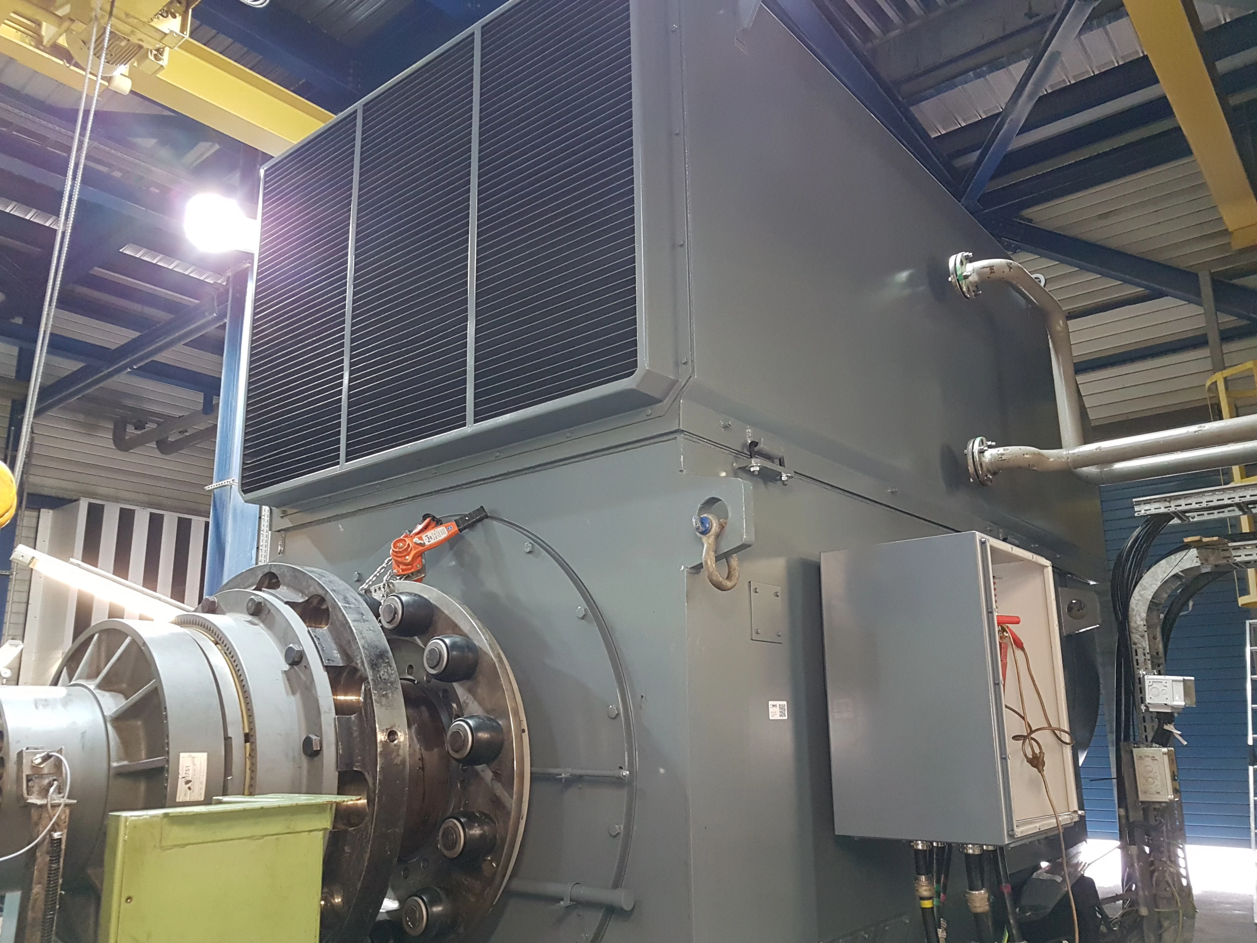 Schleifringläufermotor mit IC611 Kühler zum Antrieb eines Extruders Schleifringläufermotor mit IC611 Kühler zum Antrieb eines Extruders