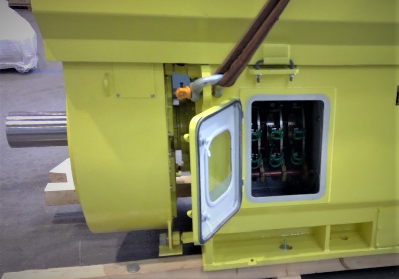 Slip ring motor with inspection window to slip ring compartment