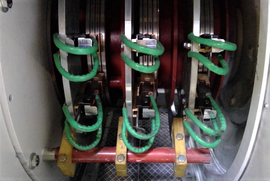 Slip ring compartment with brushholders and brushes
