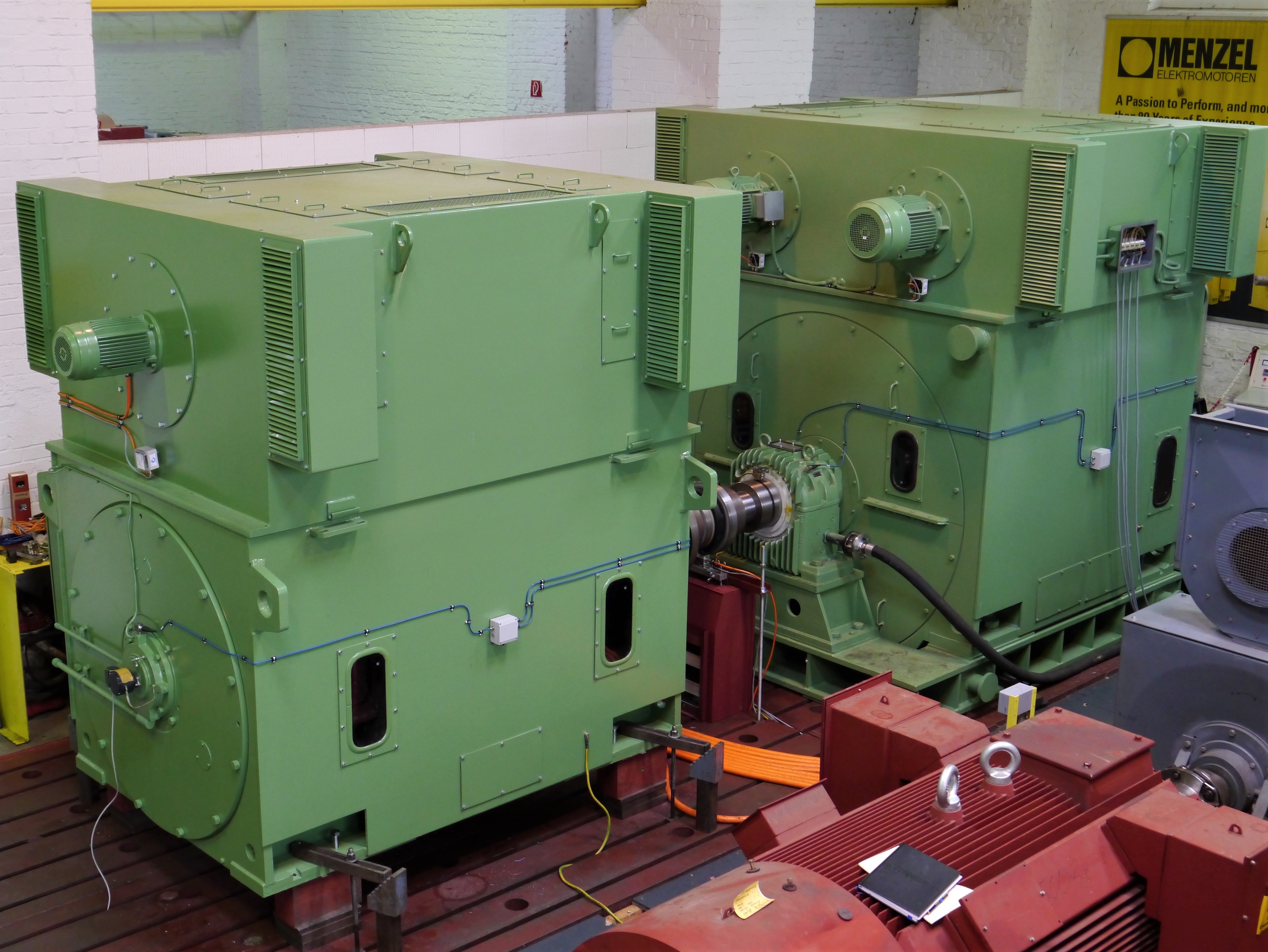Motor generator set with synchronous generator