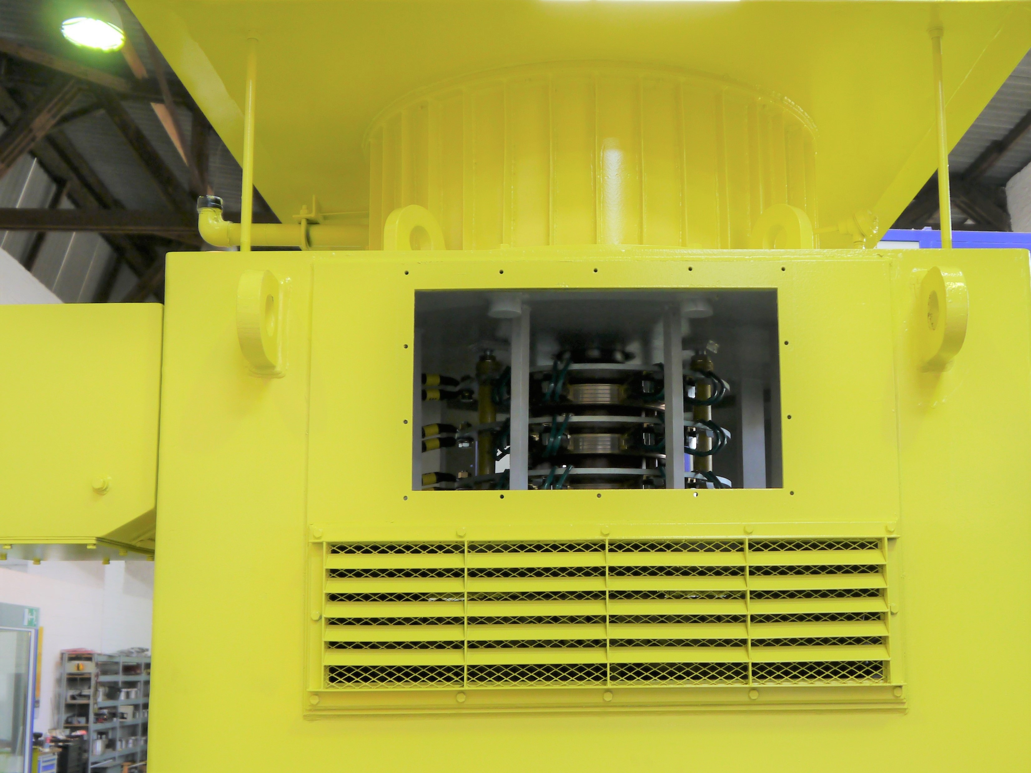 Brush and slip ring compartment of a wound rotor motor