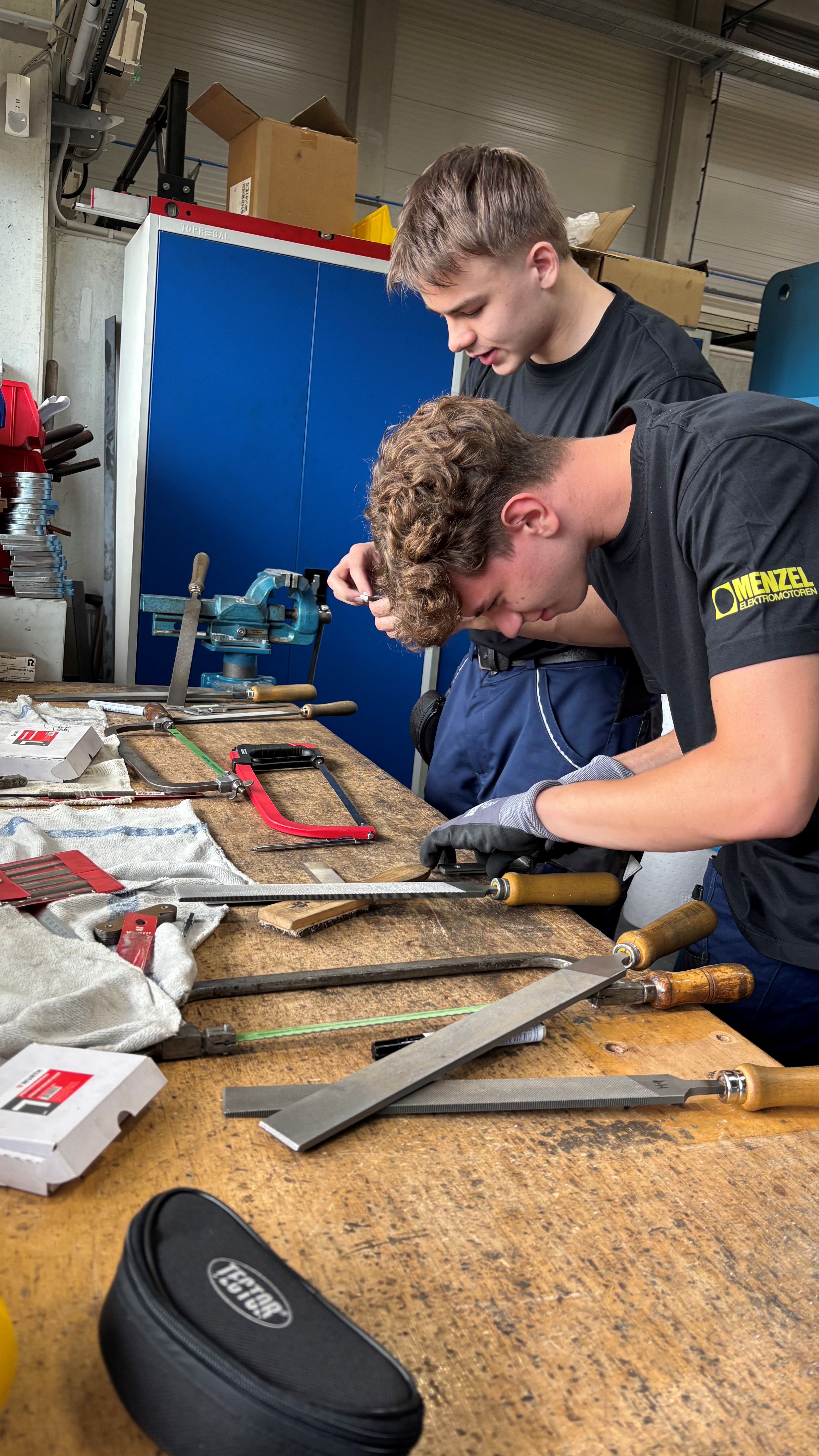 New apprentices begin their electrical engineering training