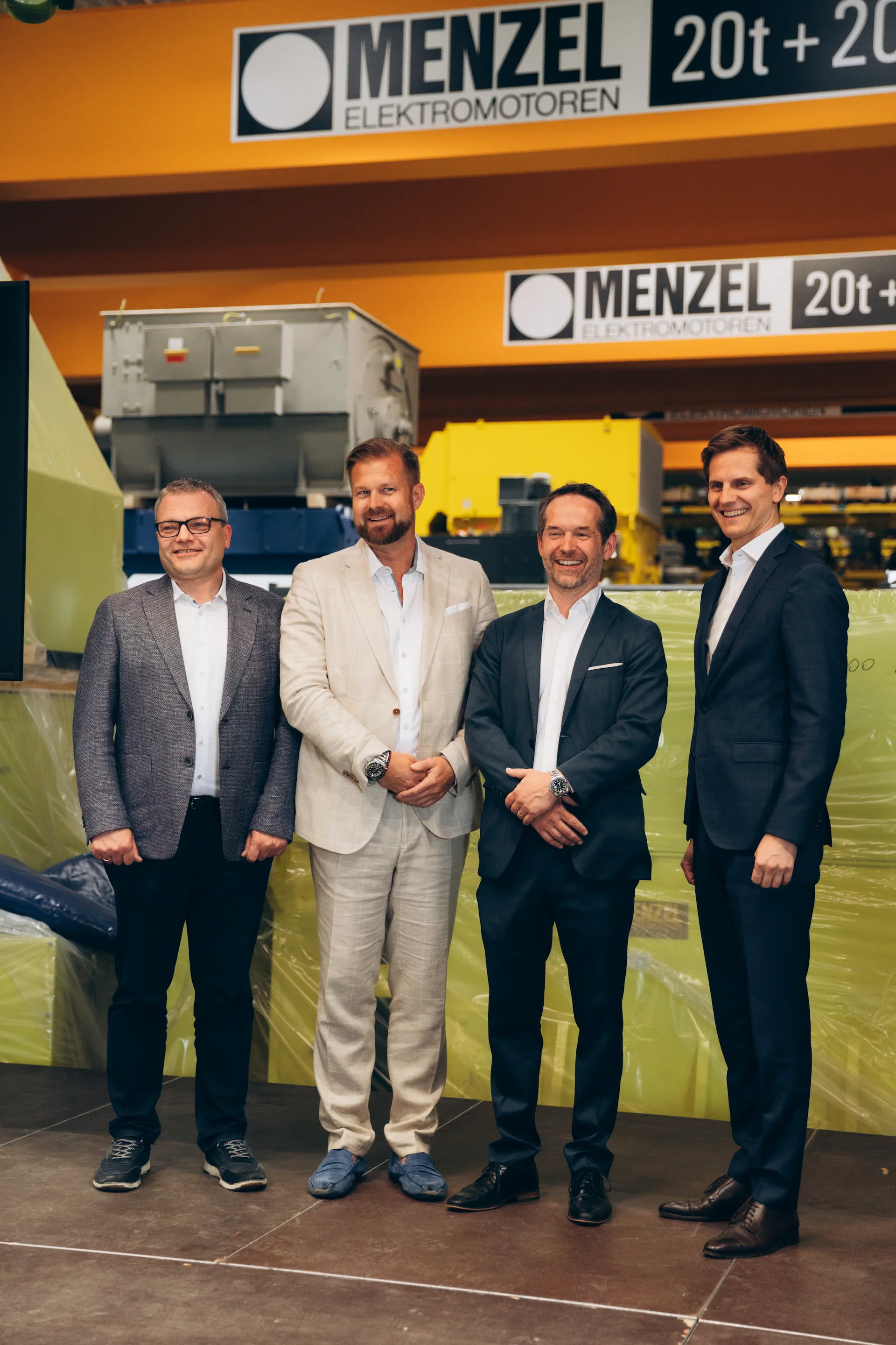 The State Secretary and the Mayor of Hennigsdorf celebrate with us The State Secretary and the Mayor of Hennigsdorf celebrate with us