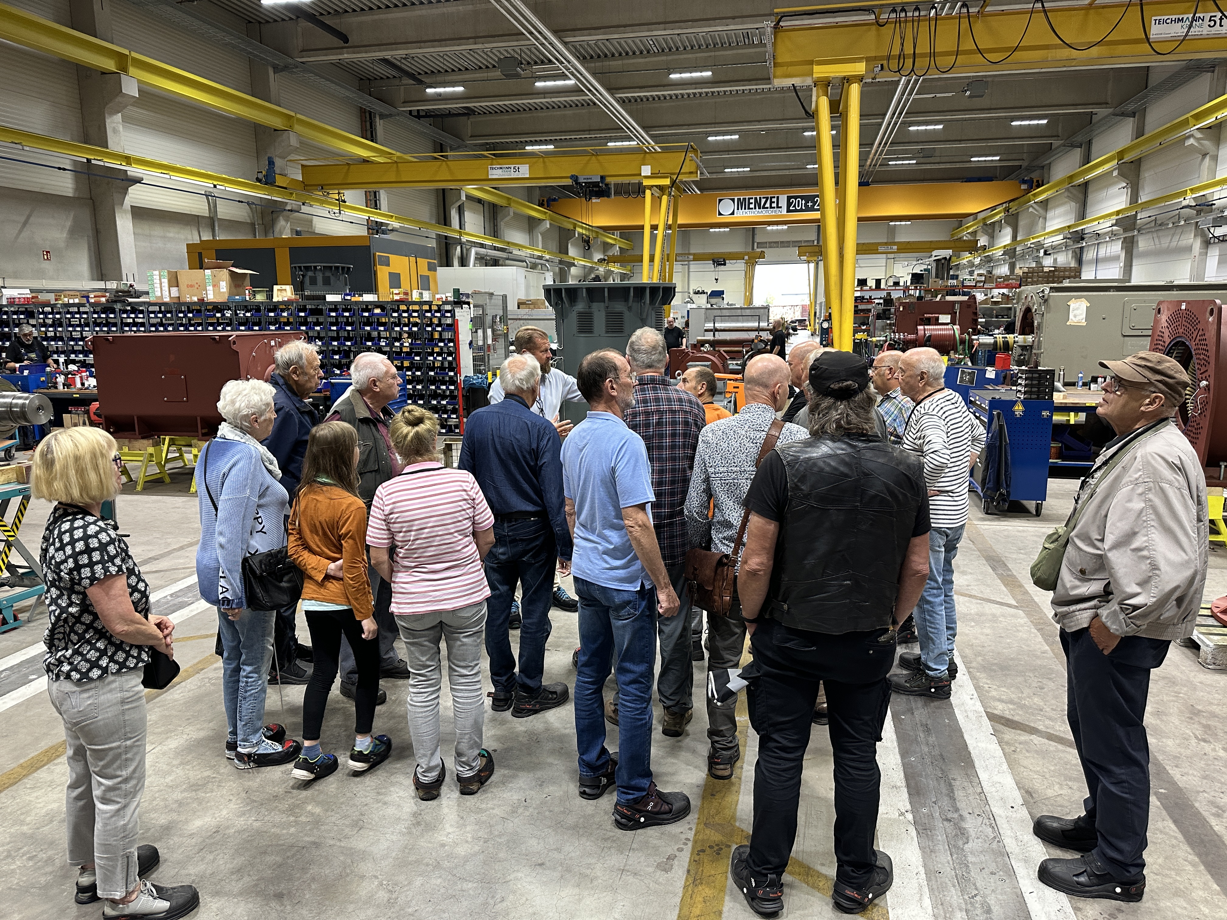 Stahlwerker Traditionsverein Hennigsdorf visiting Menzel motors production site